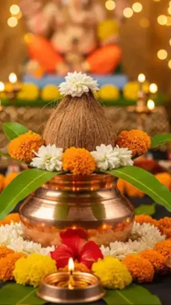 पूजा में कलश स्थापना क्यों है सबसे जरूरी? जानें इसके पीछे छिपे दिव्य रहस्य और चमत्कारी लाभ