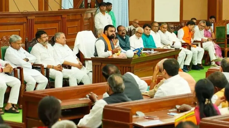 30 हजार गरीबों को मिलेगा जमीन, जुआ कानून से लेकर भूमि दाखिल-खारिज तक... बिहार विधानसभा में 7 बिल पास