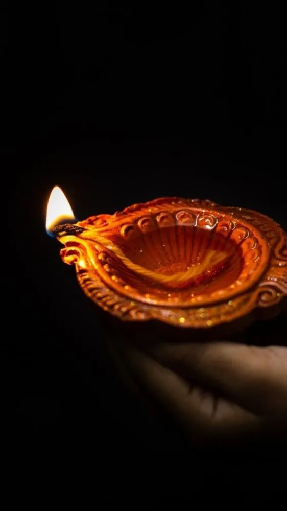 सावन में किस तेल का दीपक जलाने से मिलती है शिव कृपा? जानिए हर दिए का धार्मिक महत्व