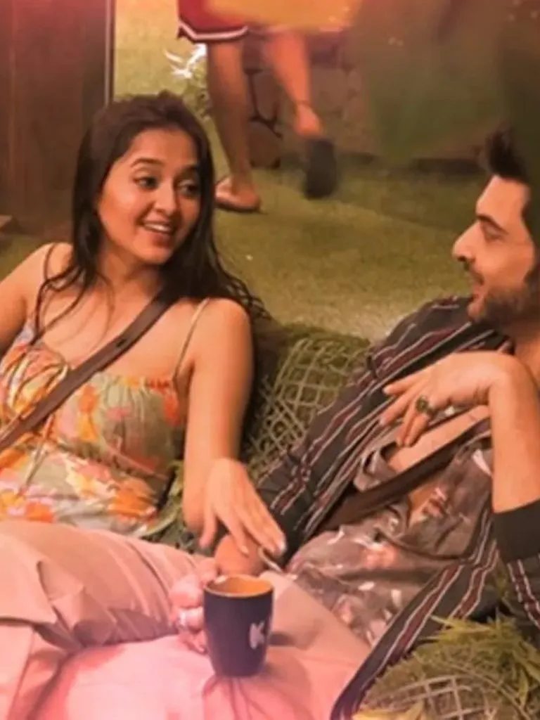 पानी के अंदर Karan Kundrra ने किया Tejasswi Prakash को प्रपोज! शादी की खबरों के बीच रोमांटिक पल ने जीता फैंस का दिल