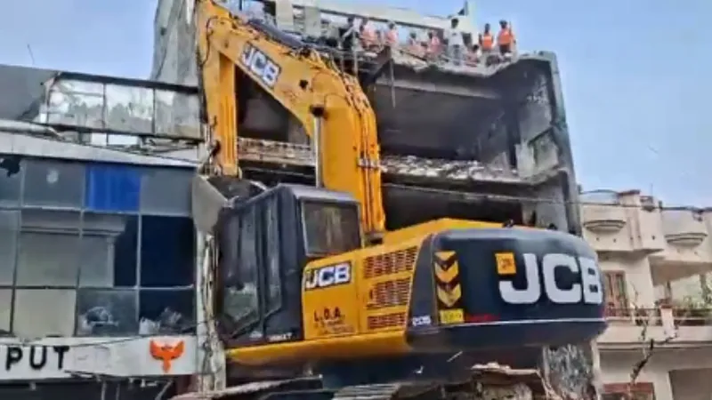 lucknow-aliganj-fire-building-demolition-after-32-days
