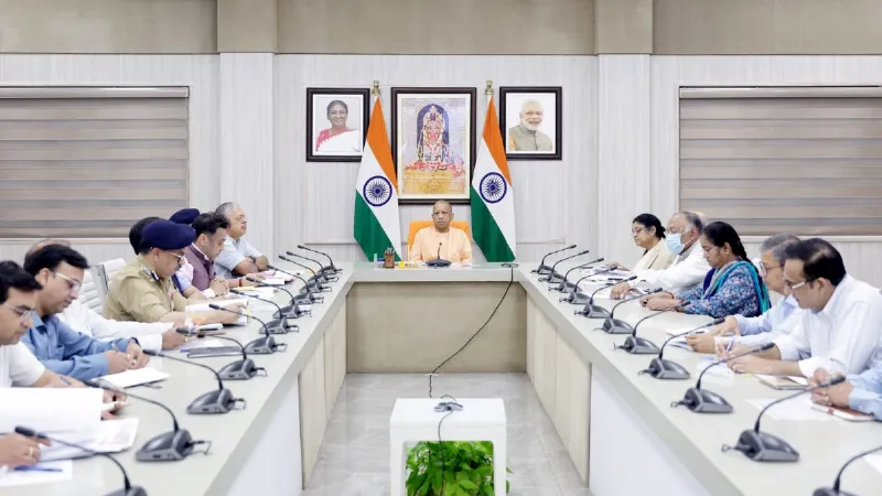 कांवड़ यात्रा में बवाल करने वालों की खैर नहीं! सीएम योगी ने अधिकारियों को दिए सख्त आदेश, जानें क्या कहा
