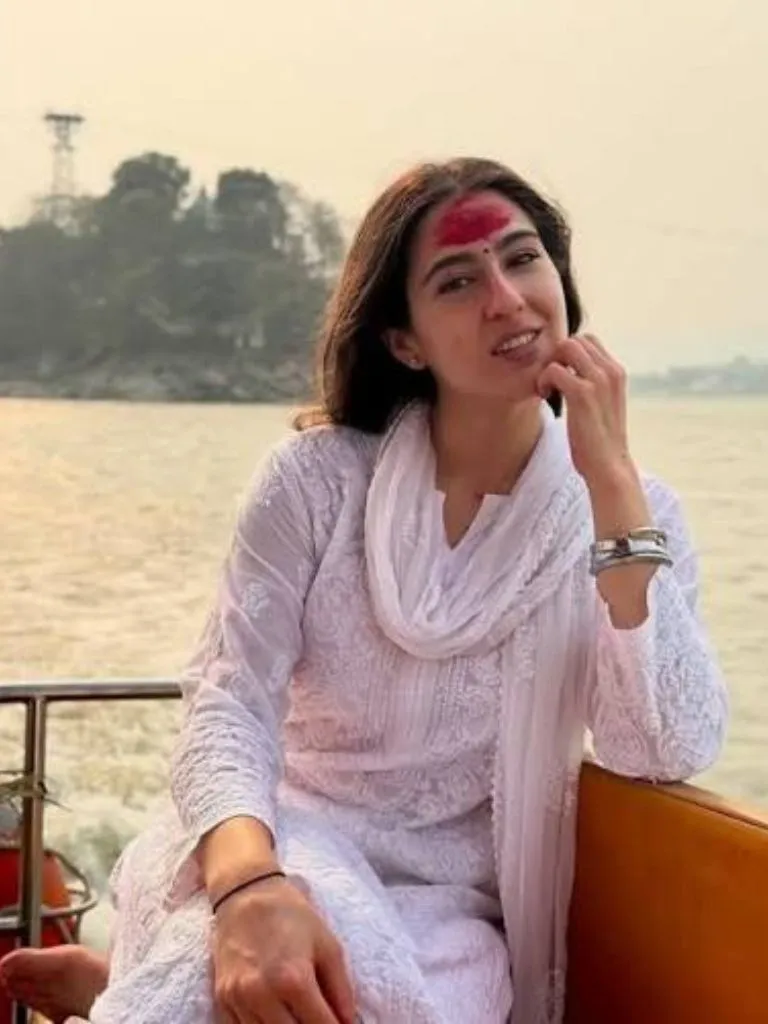 धर्म नहीं बना आस्था की दीवार! अलग-अलग मजहब से होने के बावजूद महादेव के भक्त हैं ये बॉलीवुड सितारे