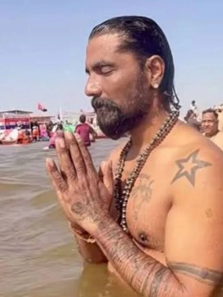 धर्म नहीं बना आस्था की दीवार! अलग-अलग मजहब से होने के बावजूद महादेव के भक्त हैं ये बॉलीवुड सितारे