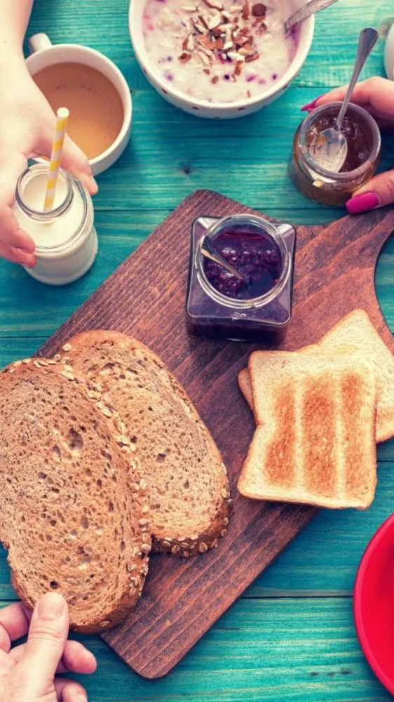 सुबह की ये  ब्रेकफास्ट गलतियां बढ़ा सकती हैं  कोलेस्ट्रॉल, हार्ट डिजीज का भी बढ़ सकता है  खतरा