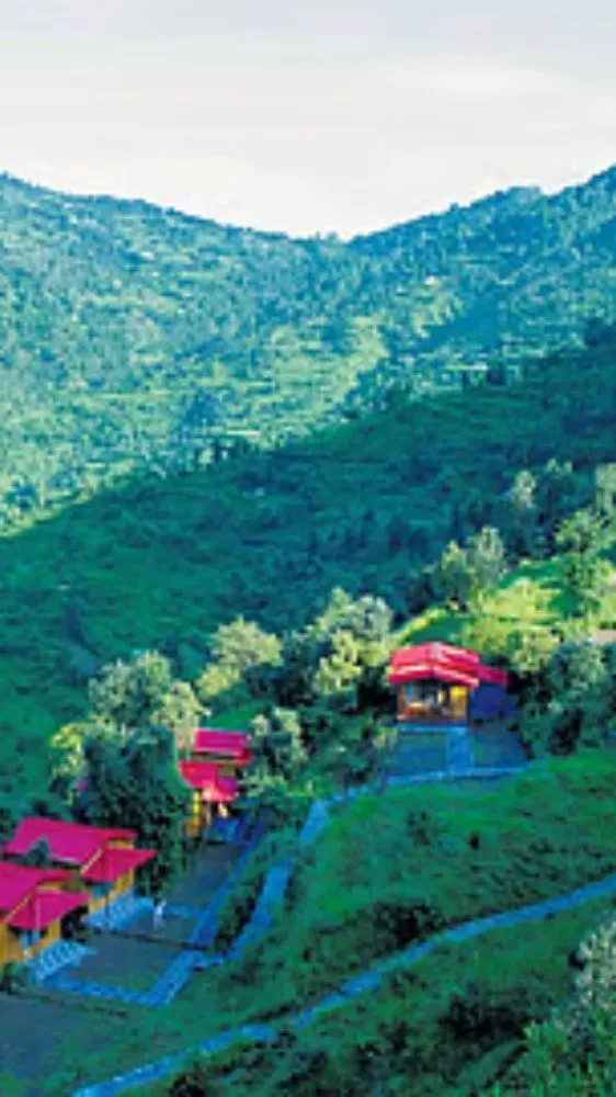 मानसून में स्वर्ग जैसे लगते हैं उत्तर भारत के ये 5 गांव, एक बार जरूर करें एक्सप्लोर!