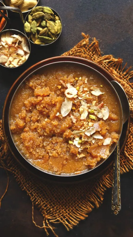 सावन में भोलेनाथ को लगाएं इन 7 मिठाइयों का भोग, घर पर मिनटों में हो जाएंगी तैयार