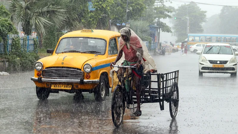 दिल्ली-NCR से गुजरात तक भारी बारिश का अलर्ट, 19 राज्यों में IMD की चेतावनी, जानें कल का मौसम अपडेट