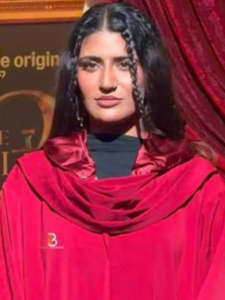 क्रिकेट से OTT तक... कौन हैं शुभमन गिल की बहन शाहनील गिल, जो 'द ट्रेटर्स 2' में मचाएंगी धमाल? क्रिकेट से OTT तक... कौन हैं शुभमन गिल की बहन शाहनील गिल, जो 'द ट्रेटर्स 2' में मचाएंगी धमाल?