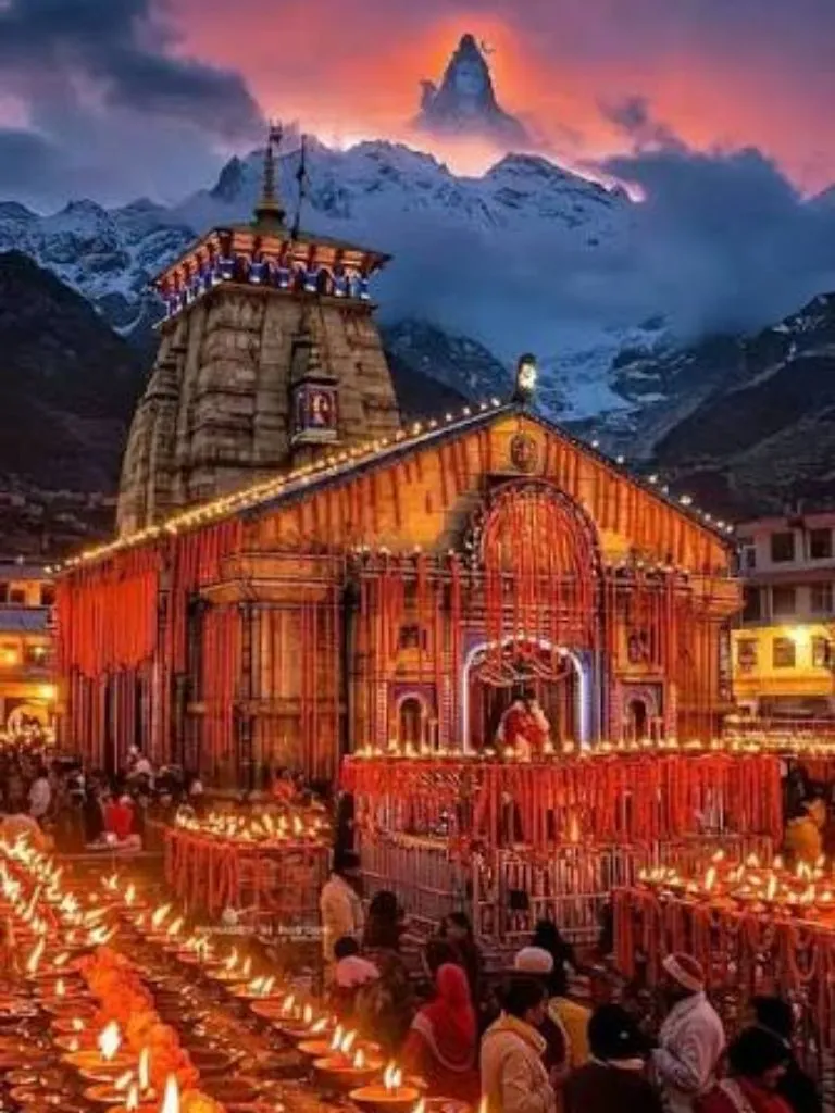 अगर हैं शिव भक्त, तो जीवन में एक बार जरूर करें महादेव के इन 7 विश्व प्रसिद्ध मंदिरों के दर्शन अगर हैं शिव भक्त, तो जीवन में एक बार जरूर करें महादेव के इन 7 विश्व प्रसिद्ध मंदिरों के दर्शन