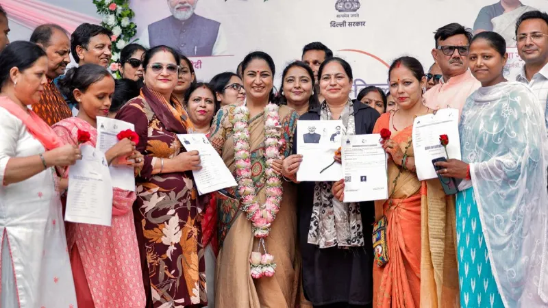 Lakshmi Yojana: दिल्ली लक्ष्मी योजना में 60 हजार महिलाओं ने भर दिए फॉर्म, जानें आप कैसे करें आवेदन