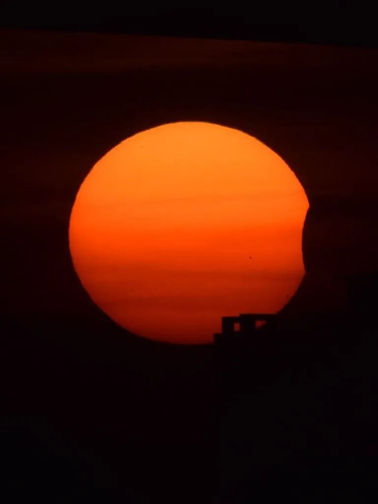 Solar Eclipse: 6 मिनट 23 सेकंड तक छा जाएगा अंधेरा! 2027 में दिखेगा सदी का सबसे लंबा सूर्य ग्रहण