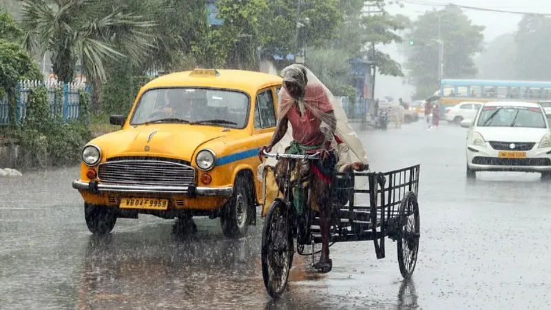 दिल्ली-NCR में येलो अलर्ट, यूपी-बिहार समेत 19 राज्यों में भारी बारिश की चेतावनी