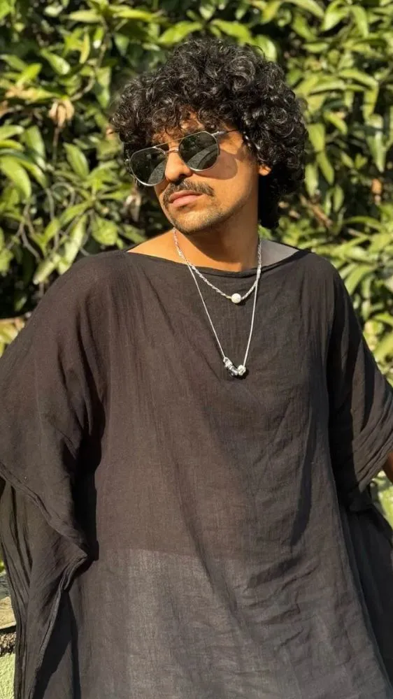 'आवारापन 2' का खतरनाक विलेन कौन? जानिए वामिका गब्बी से क्या है उनका रिश्ता
