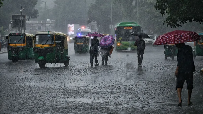 Weather Update: देश के कई राज्यों में आज भारी बारिश का अलर्ट, आंधी-तूफान और बिजली गिरने की भी चेतावनी