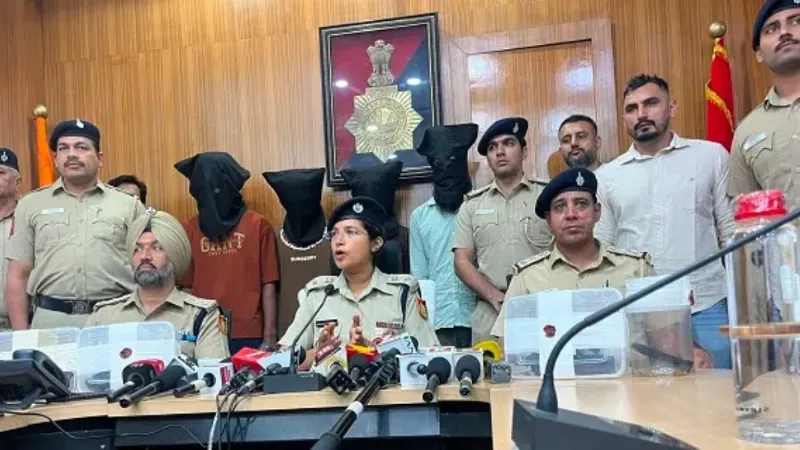 15 अगस्त से पहले बड़ी साजिश नाकाम, पाकिस्तान से आए हथियारों संग दीपक नंदल गैंग के 3 गुर्गे गिरफ्तार