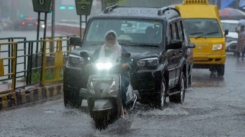 12 अगस्त को बदलेगा मौसम! दिल्ली, यूपी, बिहार समेत कई राज्यों में भारी बारिश, IMD का अलर्ट