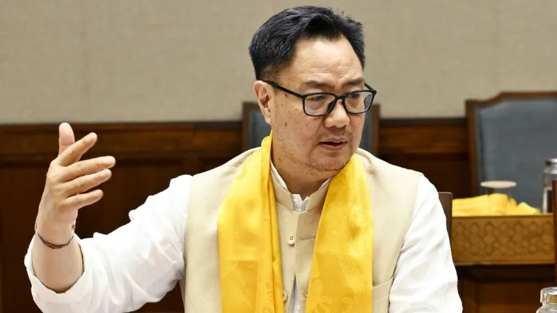 हंगामे के बीच पास हुए 12 बिल, संसदीय कार्य मंत्री किरेन रिजिजू ने दिया मॉनसून सत्र का रिपोर्ट कार्ड