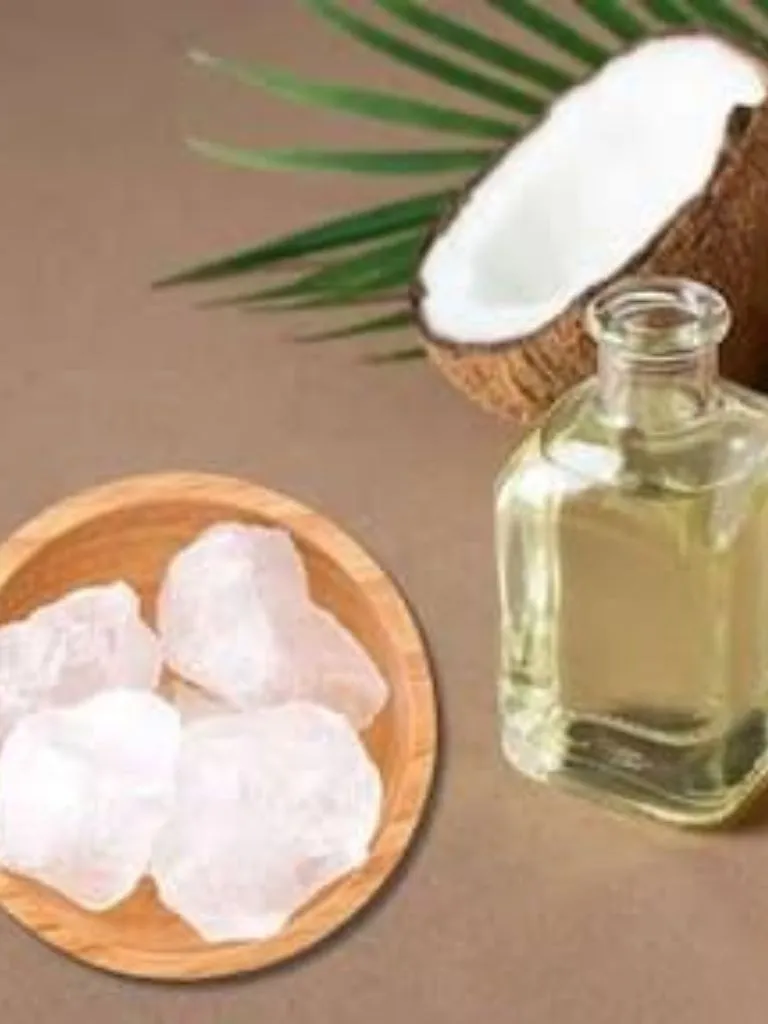 Hair Care Tips: डैंड्रफ से हैं परेशान? नारियल तेल में मिलाकर लगाएं ये चीज, चुटकियों में होगा ठीक