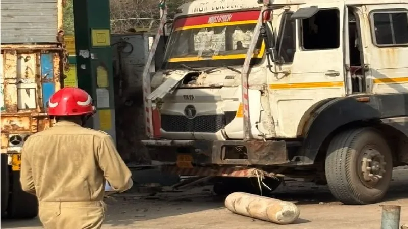 delhi-tikri-kalan-cng-pump-blast-one-dead-five-injured