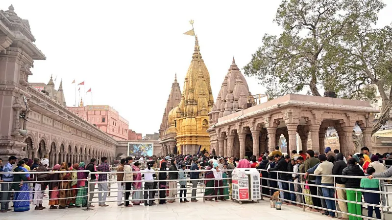 Kashi becomes a hub of faith during Sawan devotees visit Baba Vishwanath shrine
