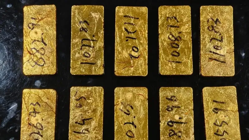 kannauj-car-accident-police-find-gold-biscuits-highway