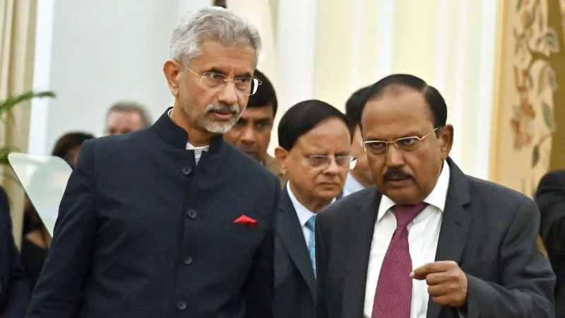 चीन में अजीत डोभाल तो रूस में जयशंकर... एक साथ एक्टिव हुए भारत के दो बड़े दिग्‍गज, क्या है प्लान?