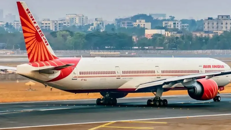 air-india-flight-bird-hit-patna-airport