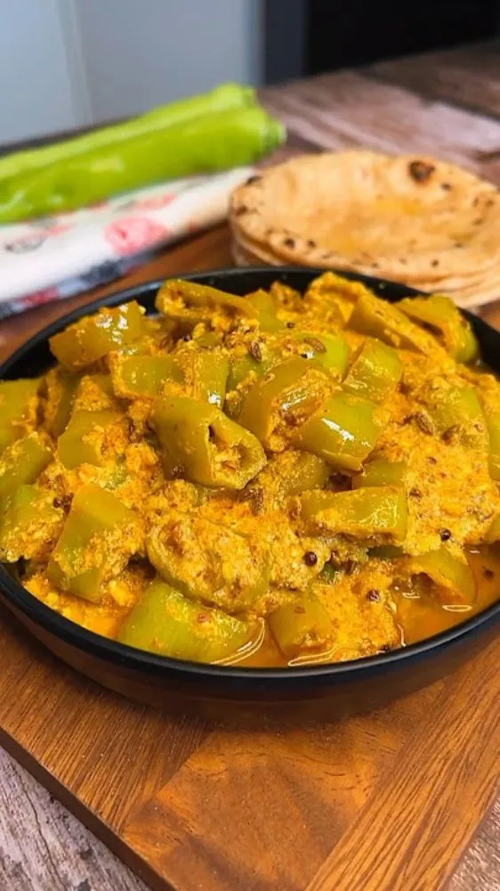 Rajasthani Dahi Mirchi: रोज-रोज की सब्जी से हैं परेशान? बनाएं झटपट तीखी दही-मिर्च