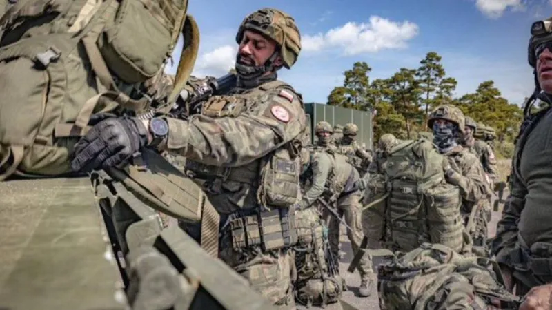 russia ukraine live war poland sends drone in 40 thousand troops