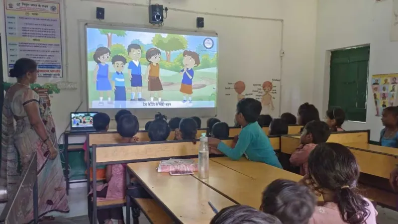 Digital revolution begins in Bihar schools government will build 50000 smart classrooms