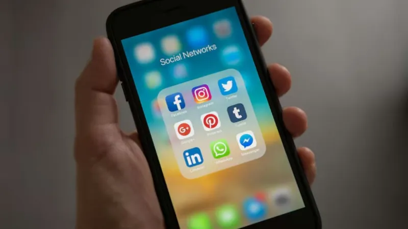 Jammu & Kashmir govt blocks 100+ social media handles for inciting violence