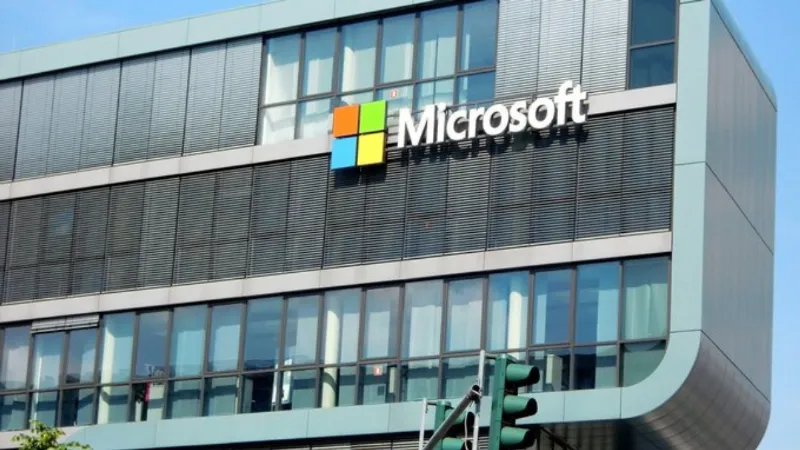 Microsoft ने इन कर्मचारियों को एक दिन के अंदर अमेरिका लौटने का दिया निर्देश, जानें क्या है मामला