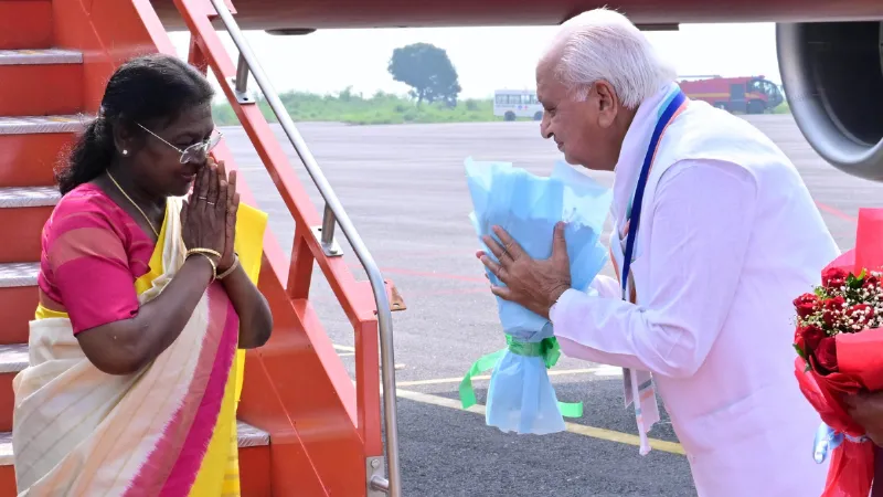 Bihar: राष्ट्रपति द्रौपदी मुर्मू ने गयाजी में किया पिंडदान, पूर्वजों की आत्मा की शांति के लिए की प्रार्थना