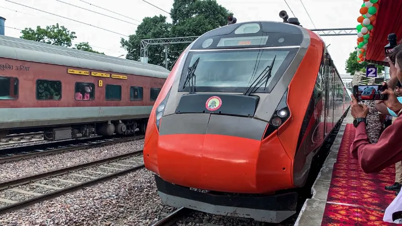 करीबी को छोड़ने गए स्टेशन...गेट बंद होने वंदे भारत में फंस गए, लगेगा इतना जुर्माना