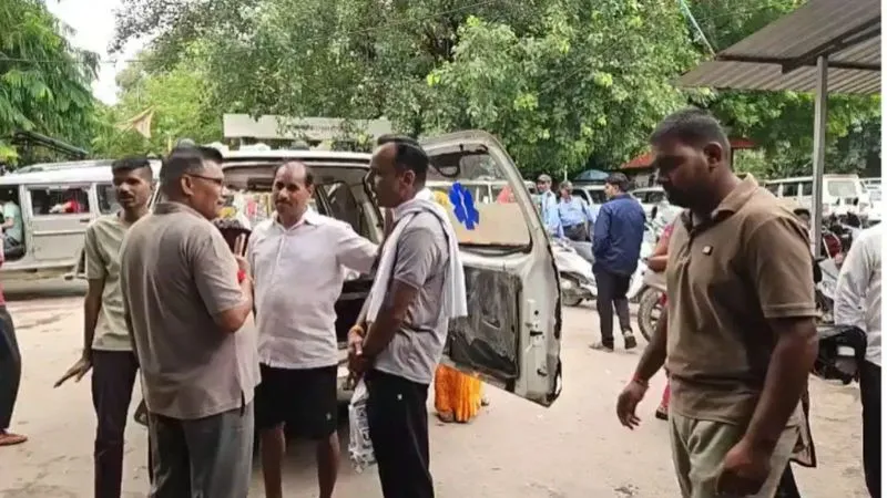 MP के रीवा में खौफनाक वारदात! आधी रात चचेरे भाई को फोन कर बोला - पत्नी-बेटी को मार डाला