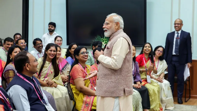 'बच्चों का बचपन बचाइए', टीचर्स डे पर पीएम मोदी ने शिक्षकों से किया संवाद, स्क्रीन टाइम पर जताई चिंता