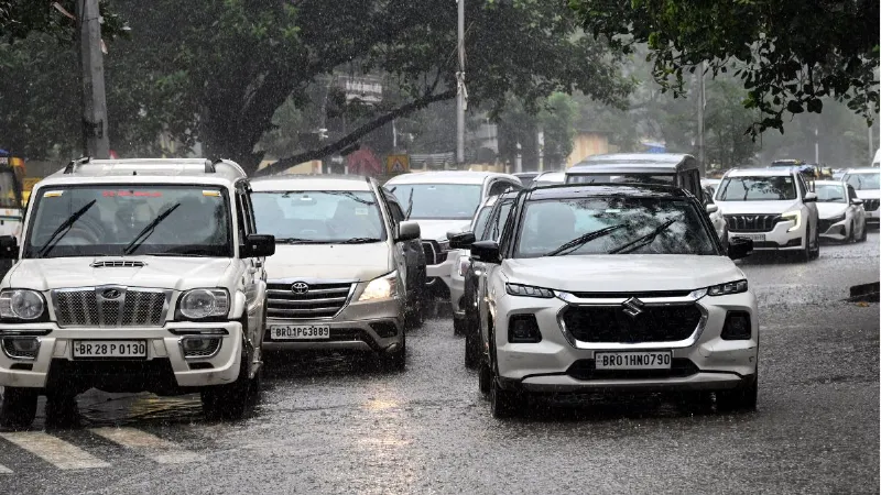 कल संभलकर निकलें! 10 से ज्यादा राज्यों में भारी बारिश की चेतावनी, IMD का अलर्ट