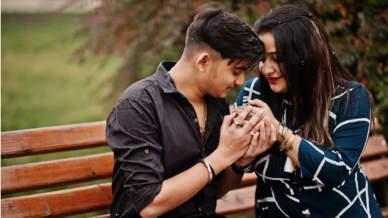 इन अक्षरों से शुरू होता है नाम तो लड़के बनते हैं अच्छे लाइफ पार्टनर, रिश्ते में देते हैं पूरा साथ