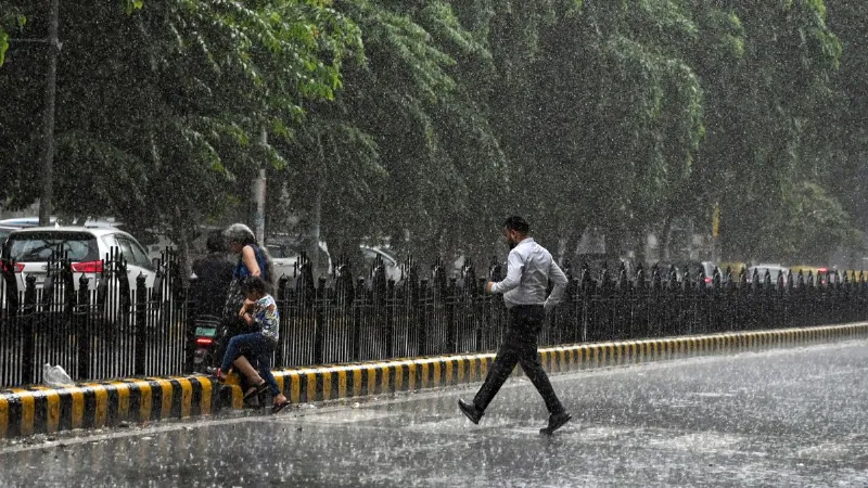 Kal Ka Mausam: दिल्ली-NCR में बारिश का रेड अलर्ट! यूपी-राजस्थान समेत 13 राज्यों में बरसेंगे बादल