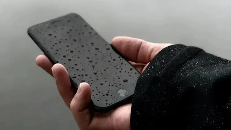 Wet Phone Charging Mistakes During Rainy Season Explained Safely