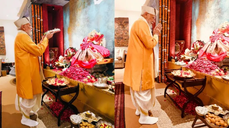 गणपति भक्ति में डूबे PM मोदी, पीयूष गोयल के घर बप्पा की आरती में हुए शामिल, देखें वीडियो