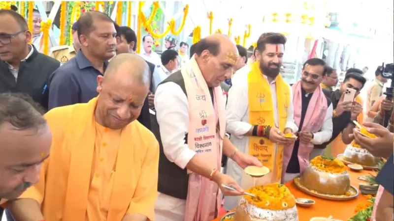 PM मोदी के जन्मदिन पर काशी में जश्न, बाबा विश्वनाथ के दरबार में योगी-राजनाथ ने काटा केक, नायडू-चिराग रहे मौजूद