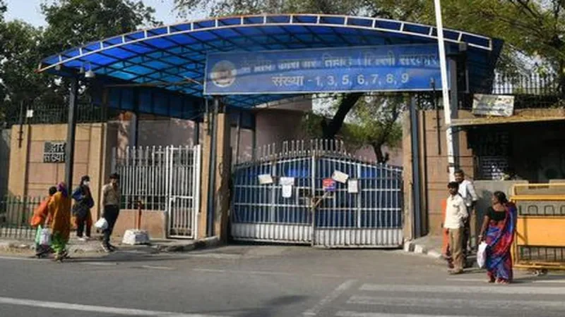 दिल्ली के रोहिणी जेल में विचाराधीन कैदी की हत्या, धारदार हथियार से किया गया हमला