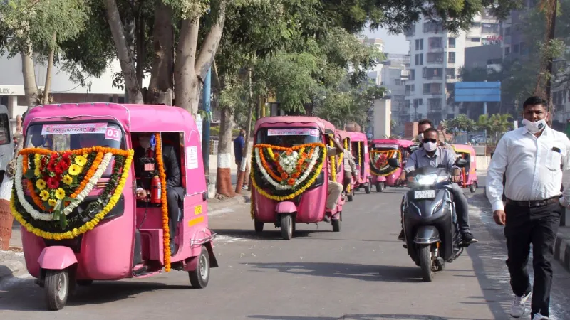 किन्नर और महिलाओं को मिलेंगे गुलाबी ई-ऑटो, दिल्ली सरकार ने 'दुर्गा' योजना पर लगाई मुहर