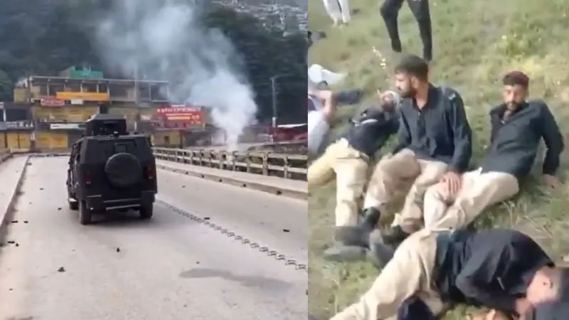 25 Pakistani soldiers taken hostage by protesters in PoK