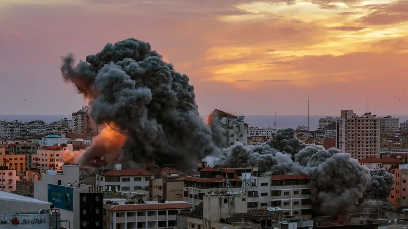 Israel wreaks havoc in Gaza amid discussions on Trump peace plan