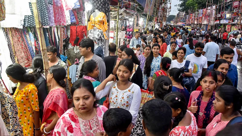 GST कटौती से उपभोक्ताओं पर दिखा असर, नवरात्रि में जमकर हुई खरीदारी; देखें आंकड़े