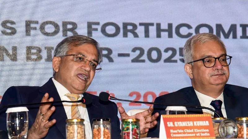 बिहार चुनाव की तारीखों की घोषणा के साथ लागू हुई आचार संहिता, इन नियमों का उल्लंघन पड़ सकता है महंगा