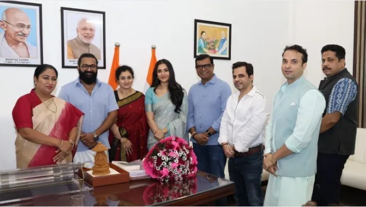 होम्बले फिल्म्स की कांतारा: चैप्टर 1 के स्टार ऋषभ शेट्टी और उनकी टीम से दिल्ली CM रेखा गुप्ता ने की मुलाकात
